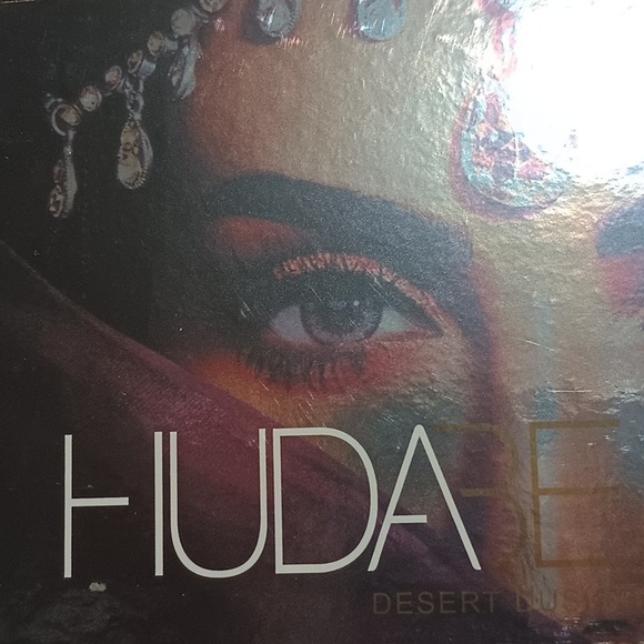 Huda dusk palette and glow cheek palette. Great stocking stuffers. - Picture 4 of 4